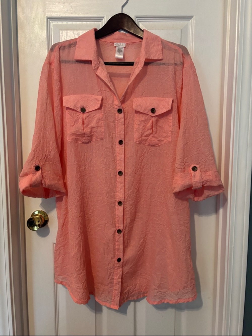 Lightweight Coral Button-Up Shirt. Women’s 1X. Great for Summer.